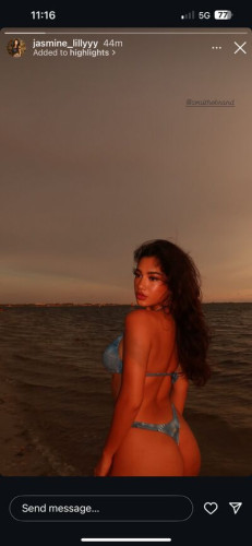 Jasmine_lillyyyy on picsofsex.com