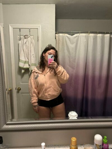 Mckameyrose2.0 on picsofsex.com
