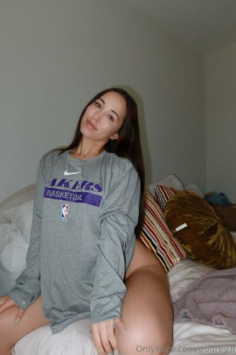 Audrey.li audreyli on picsofsex.com