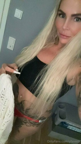 Yfaveth on picsofsex.com