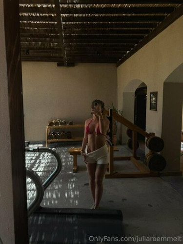 Juliaroemmelt on picsofsex.com