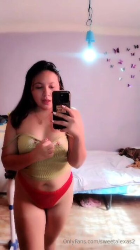 Sweetalexas2 on picsofsex.com