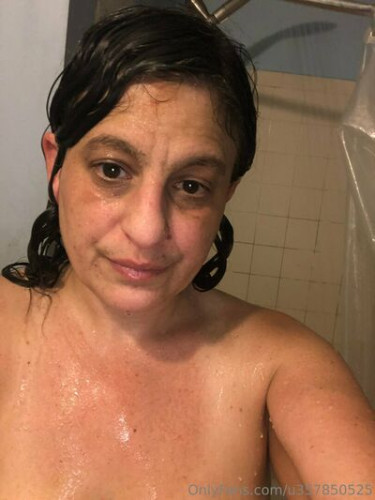 U357850525 on picsofsex.com