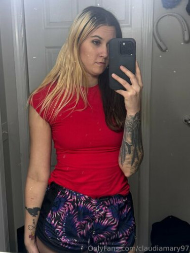 Claudiamary97 on picsofsex.com