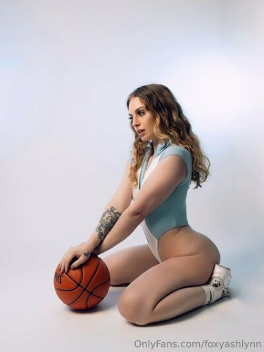 Foxyashlynn on picsofsex.com