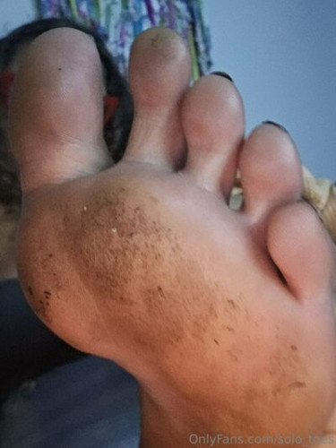 Solo_toes on picsofsex.com