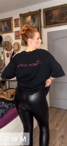 Candice Newgas on picsofsex.com