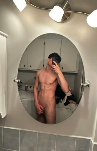Nextdoorprettyboy on picsofsex.com