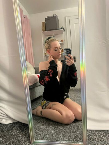 Miss_viviann on picsofsex.com