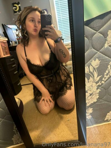Lularanaebae on picsofsex.com