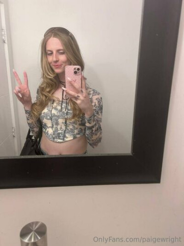 Paigewright__ on picsofsex.com