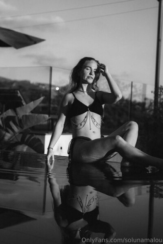 Solunamalou on picsofsex.com