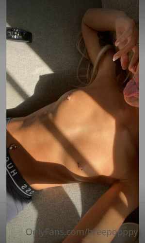 BreePopppy bree_kinnear on picsofsex.com