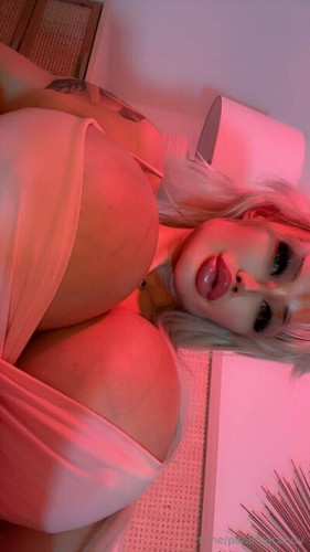 Paulinajcandy on picsofsex.com