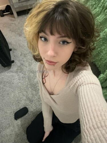 Jadethefur on picsofsex.com