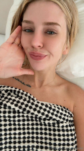 Jadeold on picsofsex.com