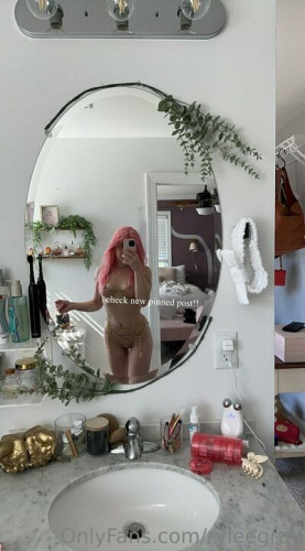 Misswinslow on picsofsex.com
