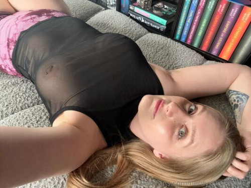 Nerdynymphofree on picsofsex.com