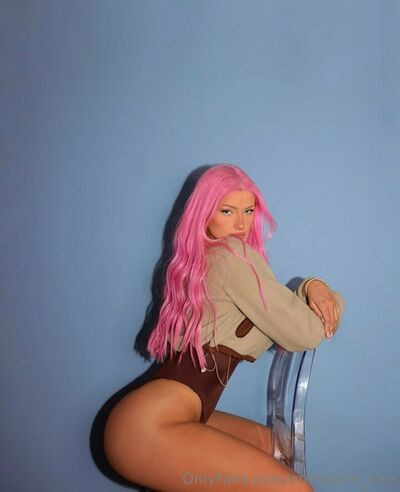 Emmybre_free on picsofsex.com