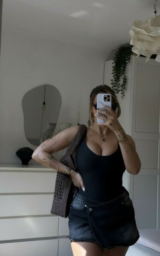 Diamondtearsx deluxebabyx on picsofsex.com