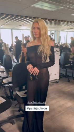 Parisjackson on picsofsex.com