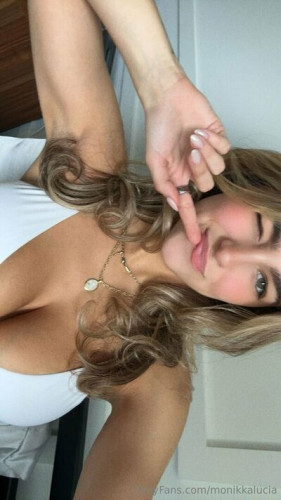 Monikkamancini on picsofsex.com