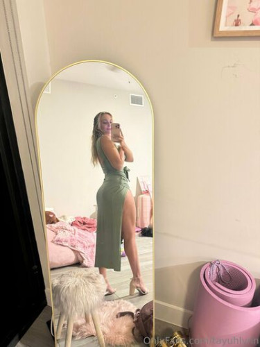 Tayuhlynn on picsofsex.com