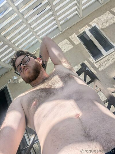 Rogueshadowz on picsofsex.com