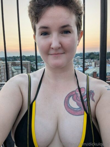 Dickulousri on picsofsex.com