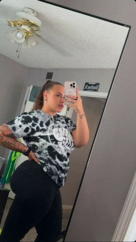 Yobo_mikayla on picsofsex.com