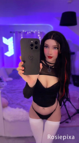Hollyrosi on picsofsex.com