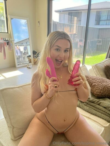 Sophiarose92 on picsofsex.com