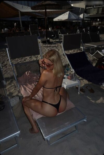 Feli_leonie on picsofsex.com