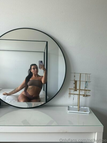 Nellyyboo on picsofsex.com