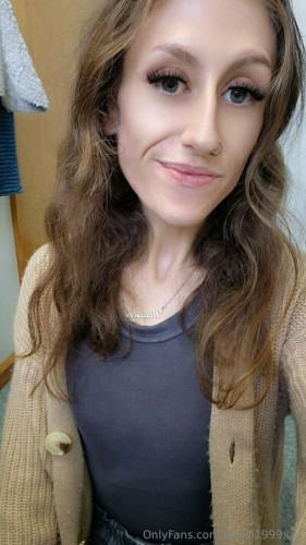 Angel1999xxx on picsofsex.com