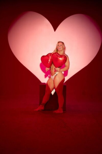 Dellespeegle on picsofsex.com
