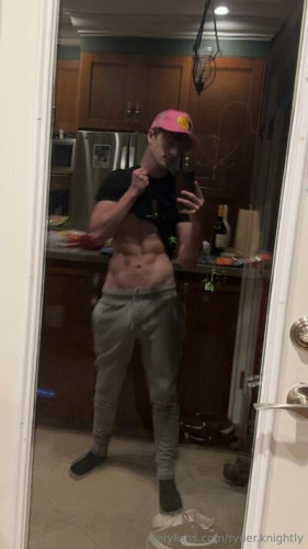 Ryderknightly916 on picsofsex.com