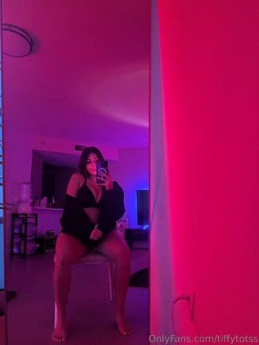 Tiffytotss on picsofsex.com