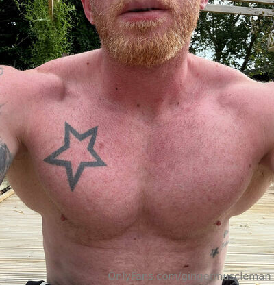 Gingermuscleman on picsofsex.com