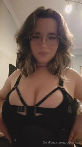 Goddess.kazz on picsofsex.com