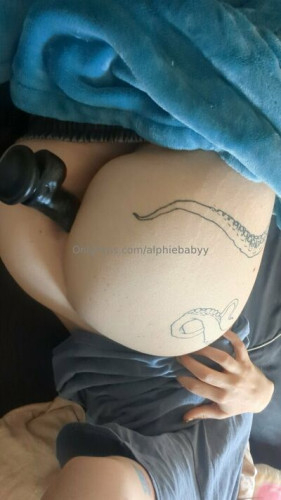 Alphiebabyy on picsofsex.com
