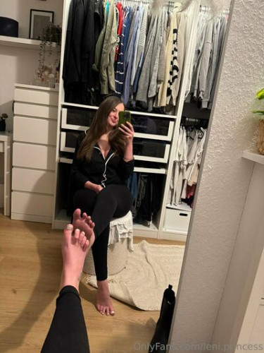 Leni.princess___ on picsofsex.com