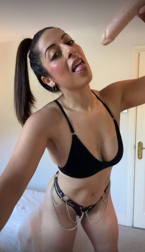 Muscle_of_mummy on picsofsex.com