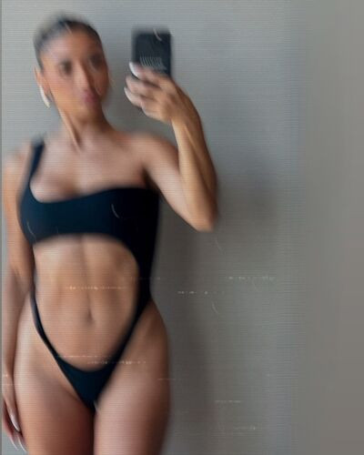 Dearbambi on picsofsex.com