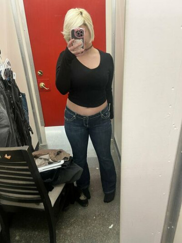 Lowkeyree on picsofsex.com