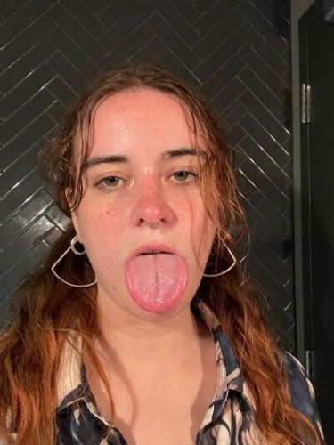 Dumbbitchmurphy on picsofsex.com