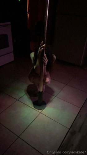 Ladykate7 on picsofsex.com