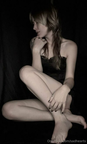 Sadhearts on picsofsex.com