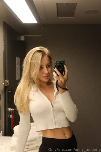 Anny_tenderly on picsofsex.com