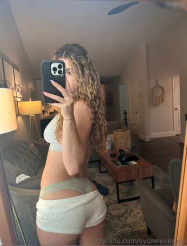 Sydney May on picsofsex.com